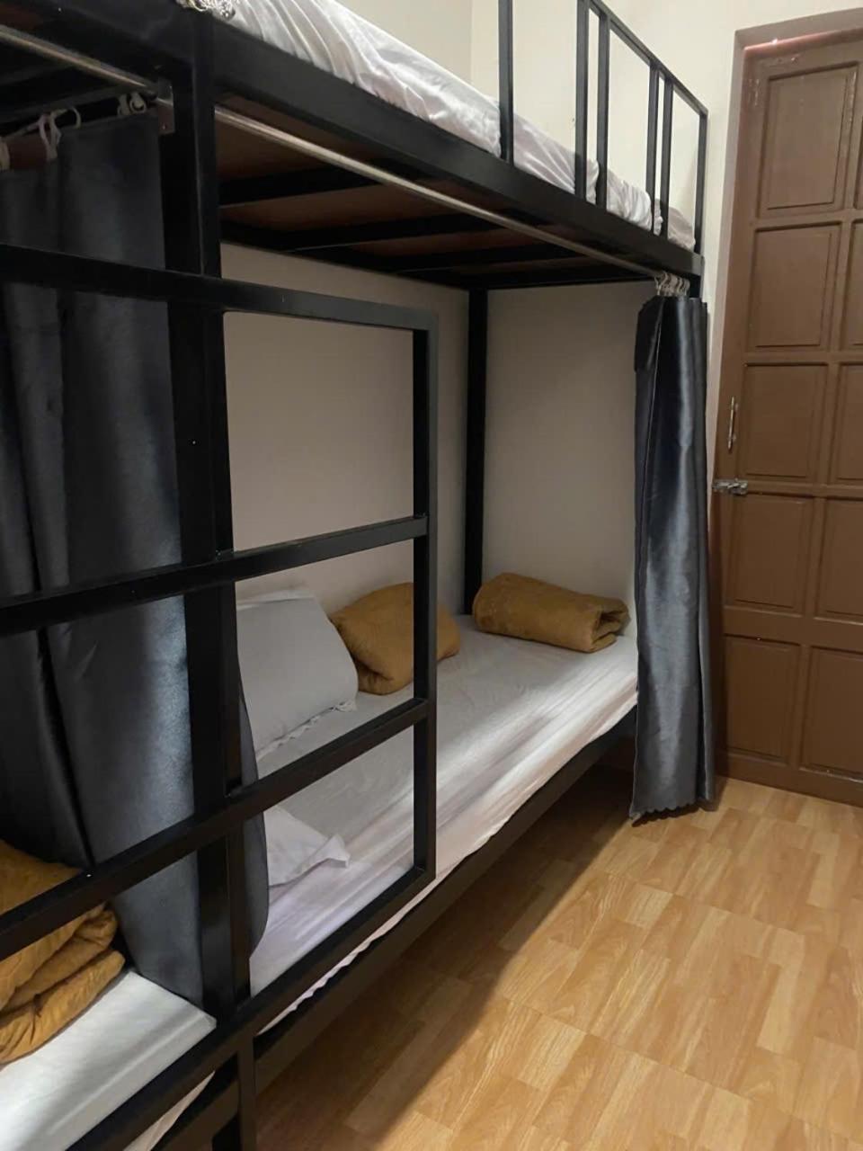 Aumori Hostel Dong Hoi Exteriör bild