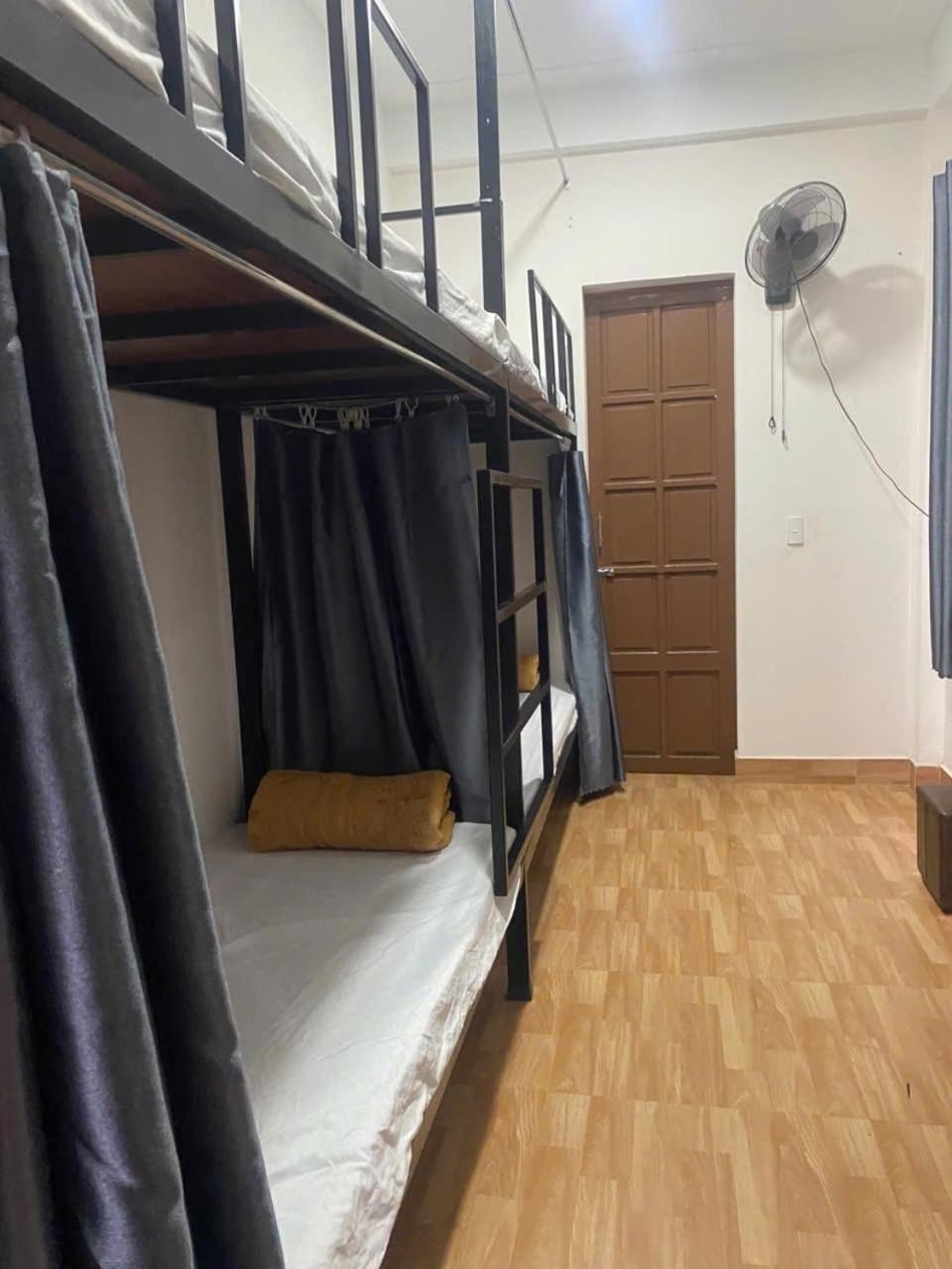 Aumori Hostel Dong Hoi Exteriör bild