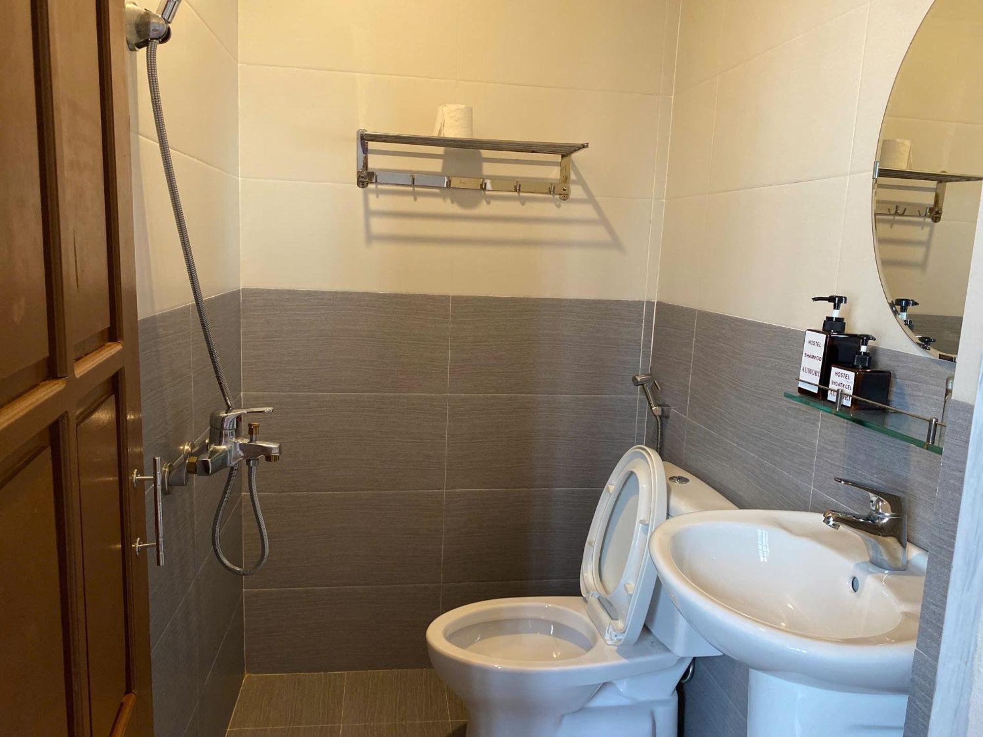 Aumori Hostel Dong Hoi Exteriör bild